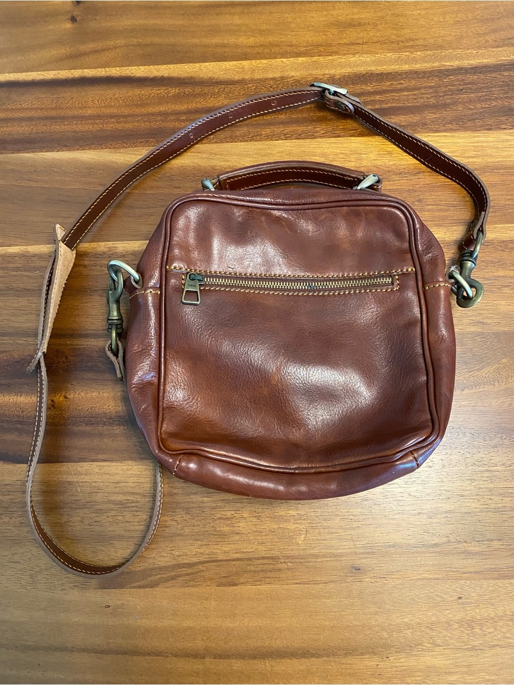 Venice Leather Crossbody Satchel Bag Purse - Picture 2 of 7